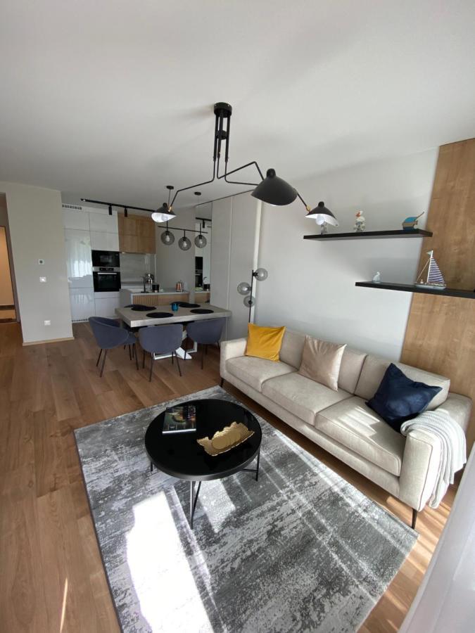 Clyde-Premium Lelle Waterfront Private Apartment Balatonlelle Extérieur photo